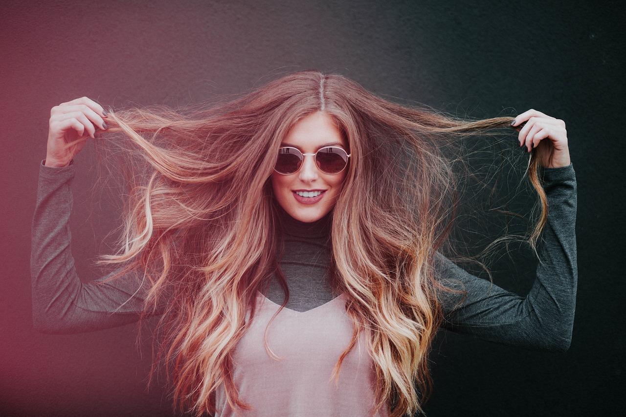 Lissage des Cheveux à Domicile : Comment Obtenir un Résultat Professionnel